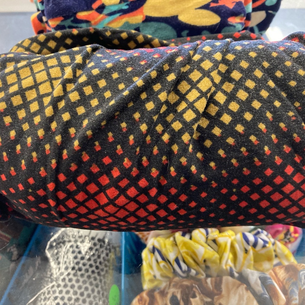 Tall and curvy Lularoe leggings